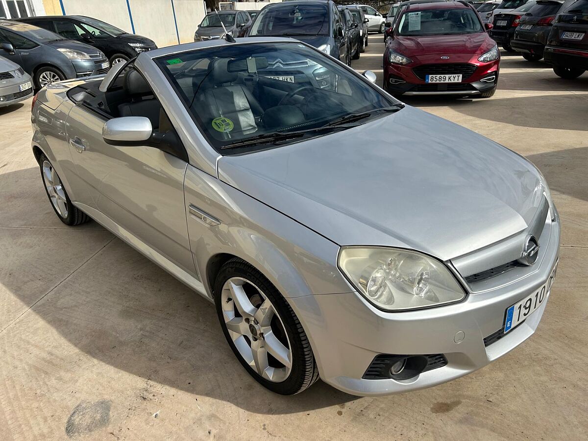 OPEL TIGRA COSMO CONVERTIBLE 1.4 AUTO SPANISH LHD IN SPAIN ONLY 45000 MILES 2005